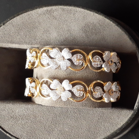 Jewels Galaxy Floral Design Gold Plated American Diamond Indian Bangle - Picture 3 of 11